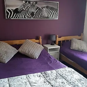 hathway-house.cardiffhotelswales.com/